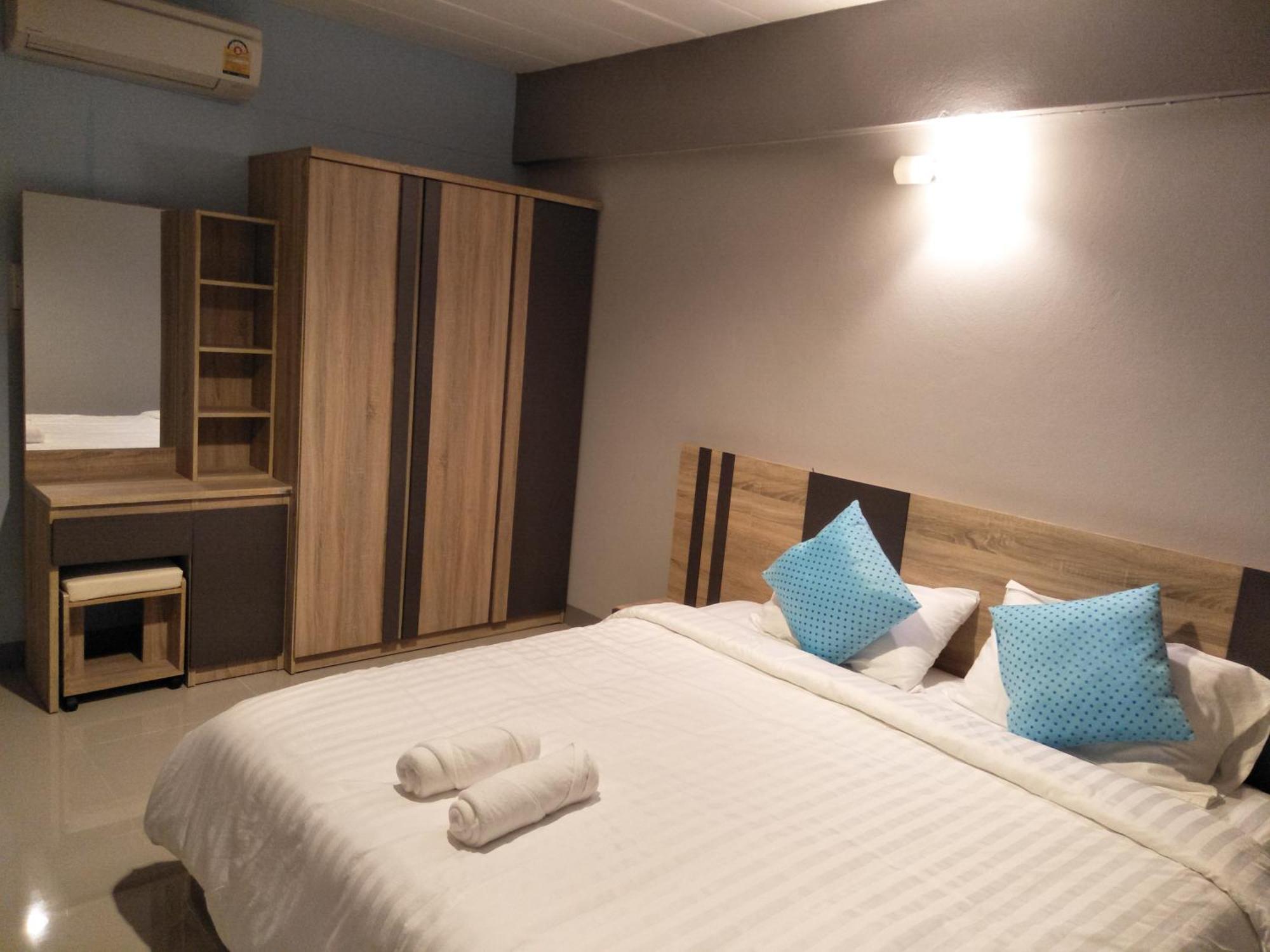 Rinrada Place Hotel Ubon Ratchathani Ngoại thất bức ảnh