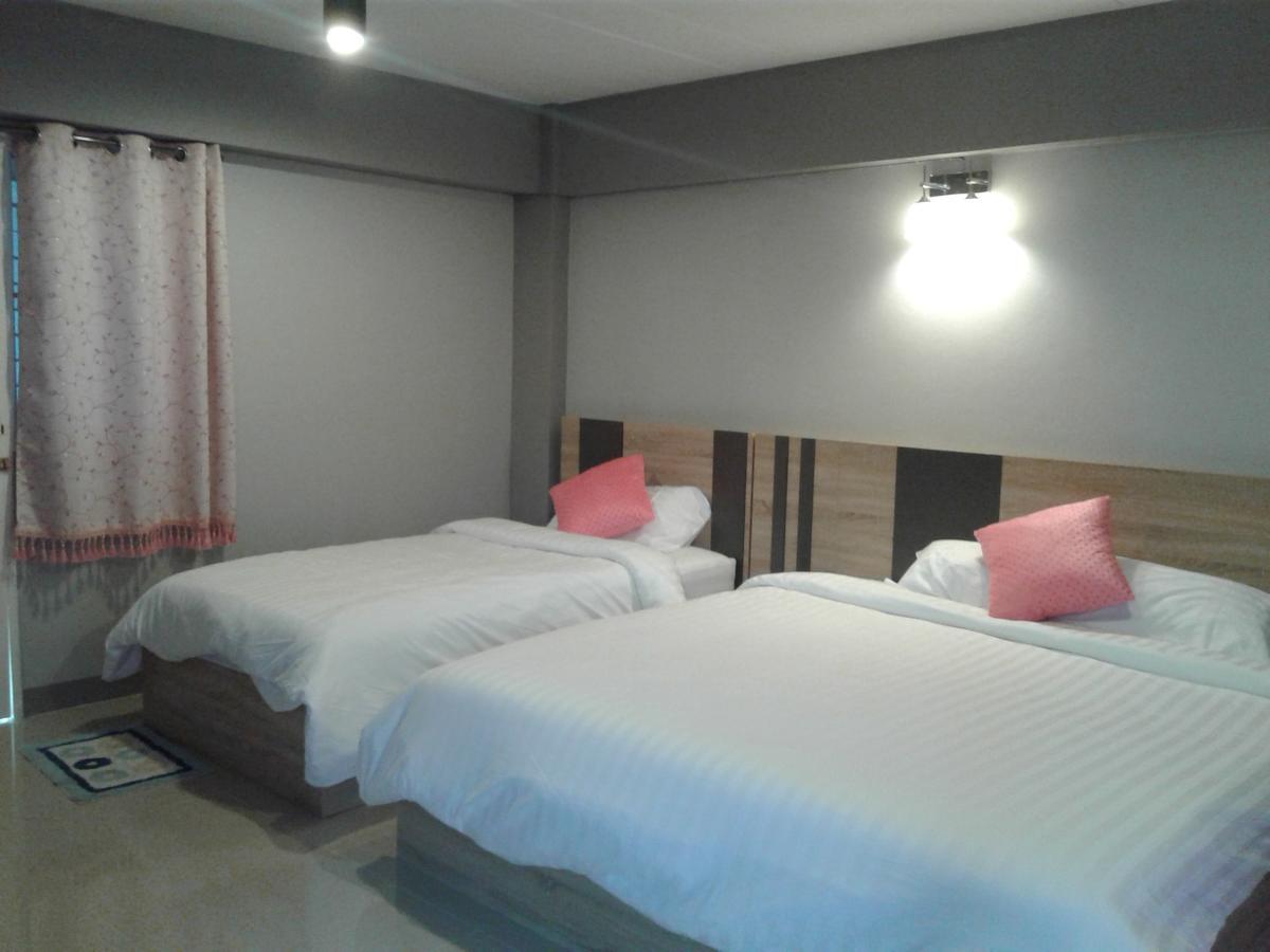 Rinrada Place Hotel Ubon Ratchathani Ngoại thất bức ảnh