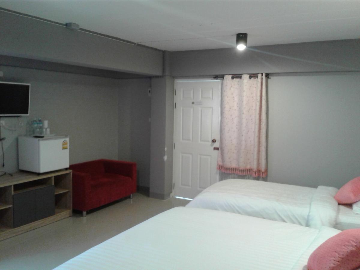 Rinrada Place Hotel Ubon Ratchathani Ngoại thất bức ảnh